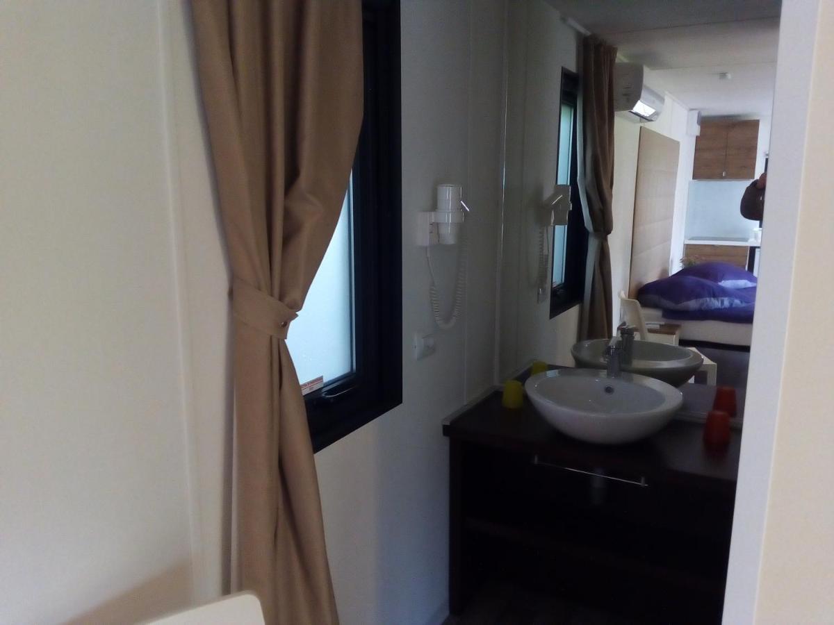 Mobile Home,1001297184:JPEG