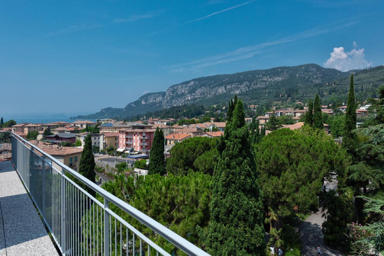 Superior Double Room with Partial Lake View,1015758106:JPEG