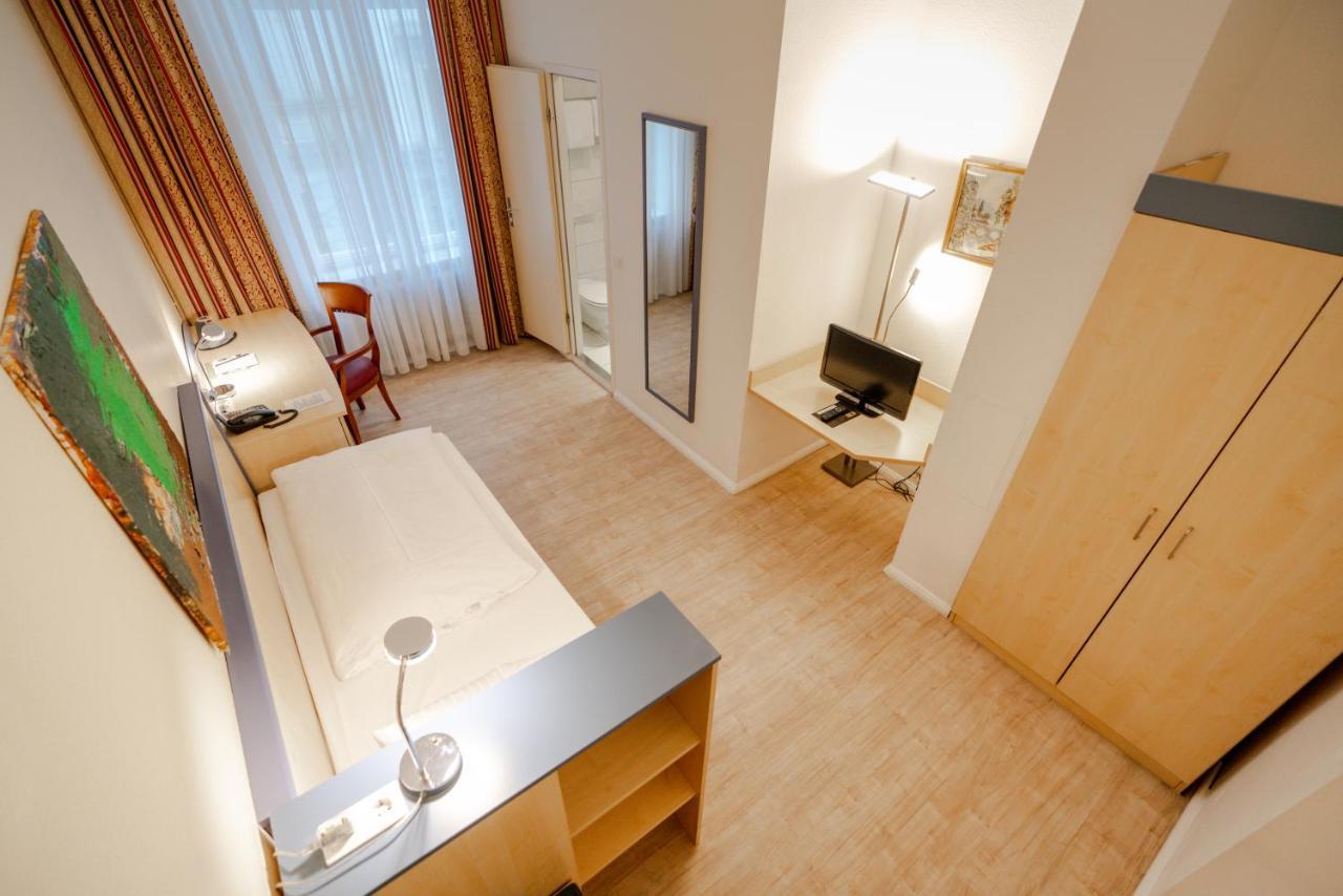 Single Room,1071673951:JPEG