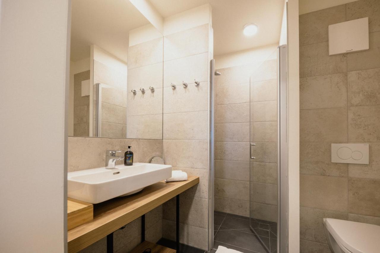 Studio,1119706320:JPEG