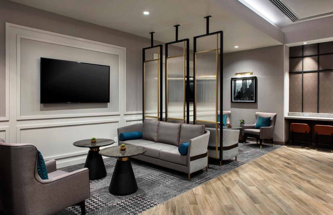 Dieses Zimmer mit Kingsize-Bett befindet sich in der Concierge-Etage.