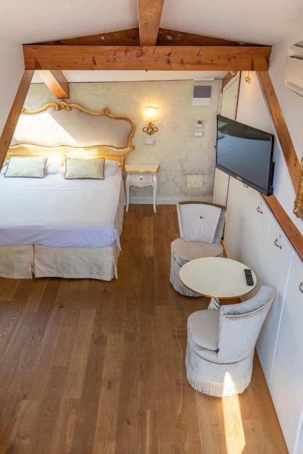 Luxury Triple Room