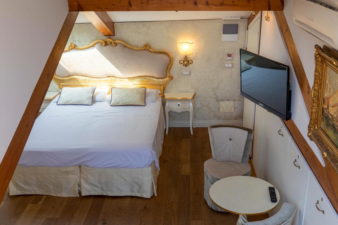 Luxury Triple Room