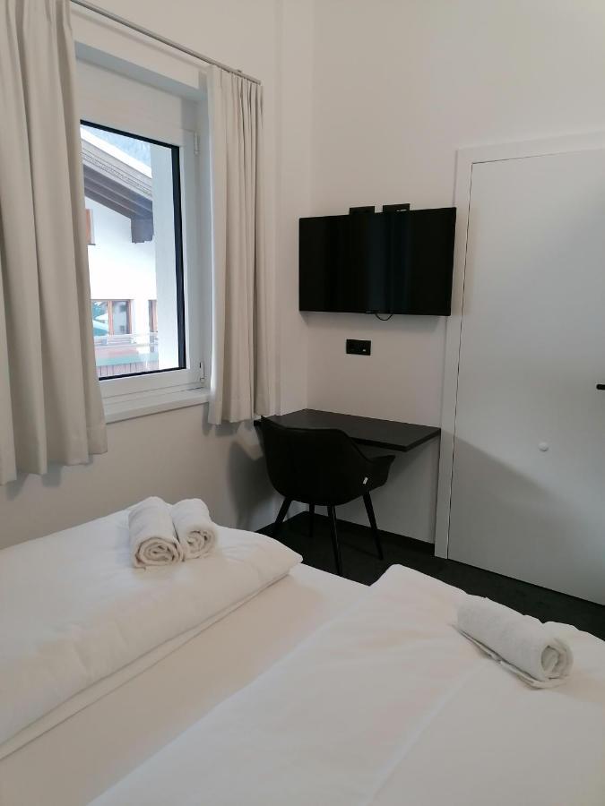 Family Room,1174511457:JPEG
