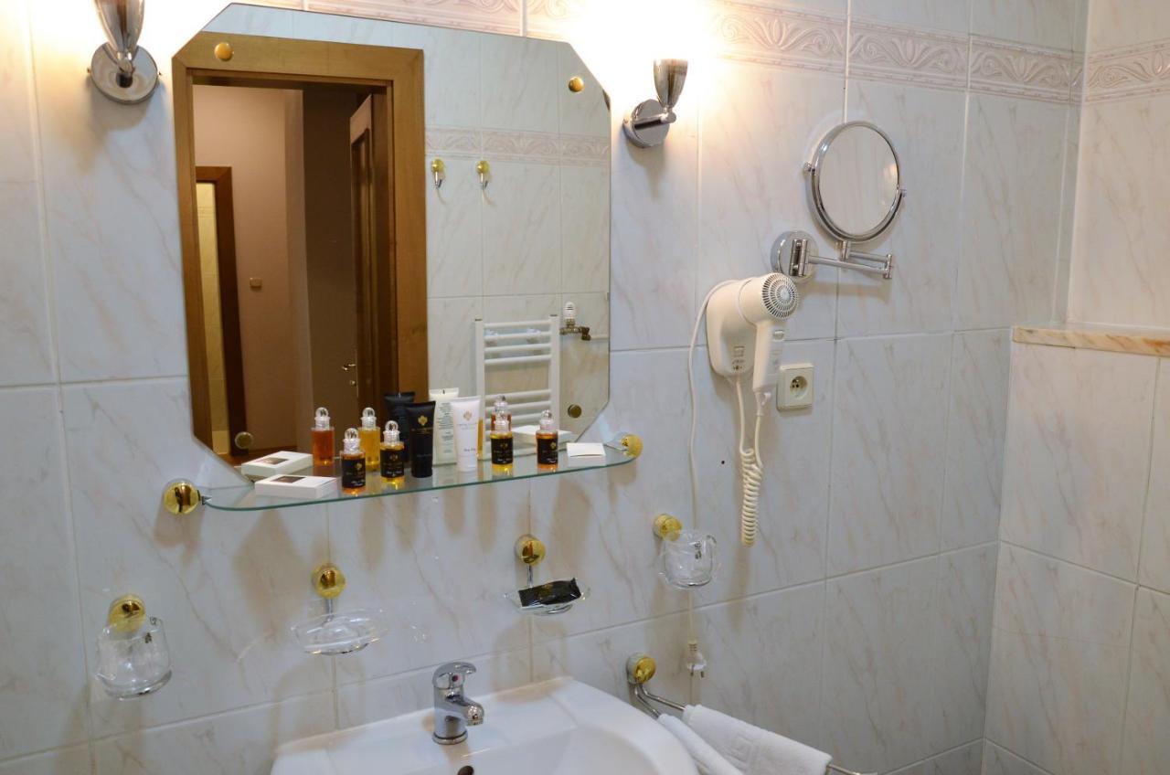 Suite,1206217447:JPEG