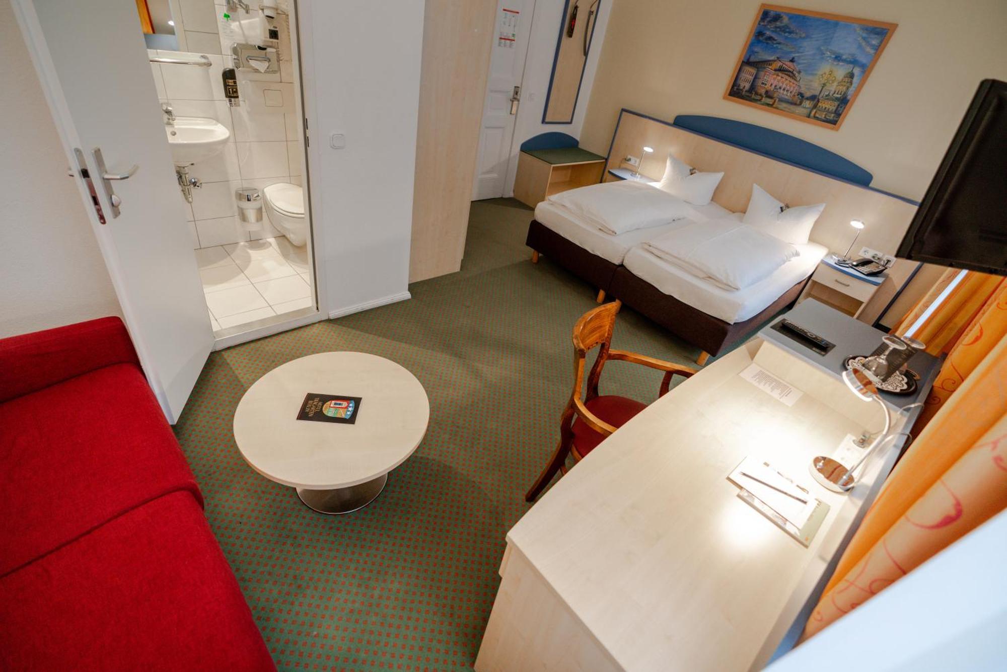 Double Room,1211932390:JPEG