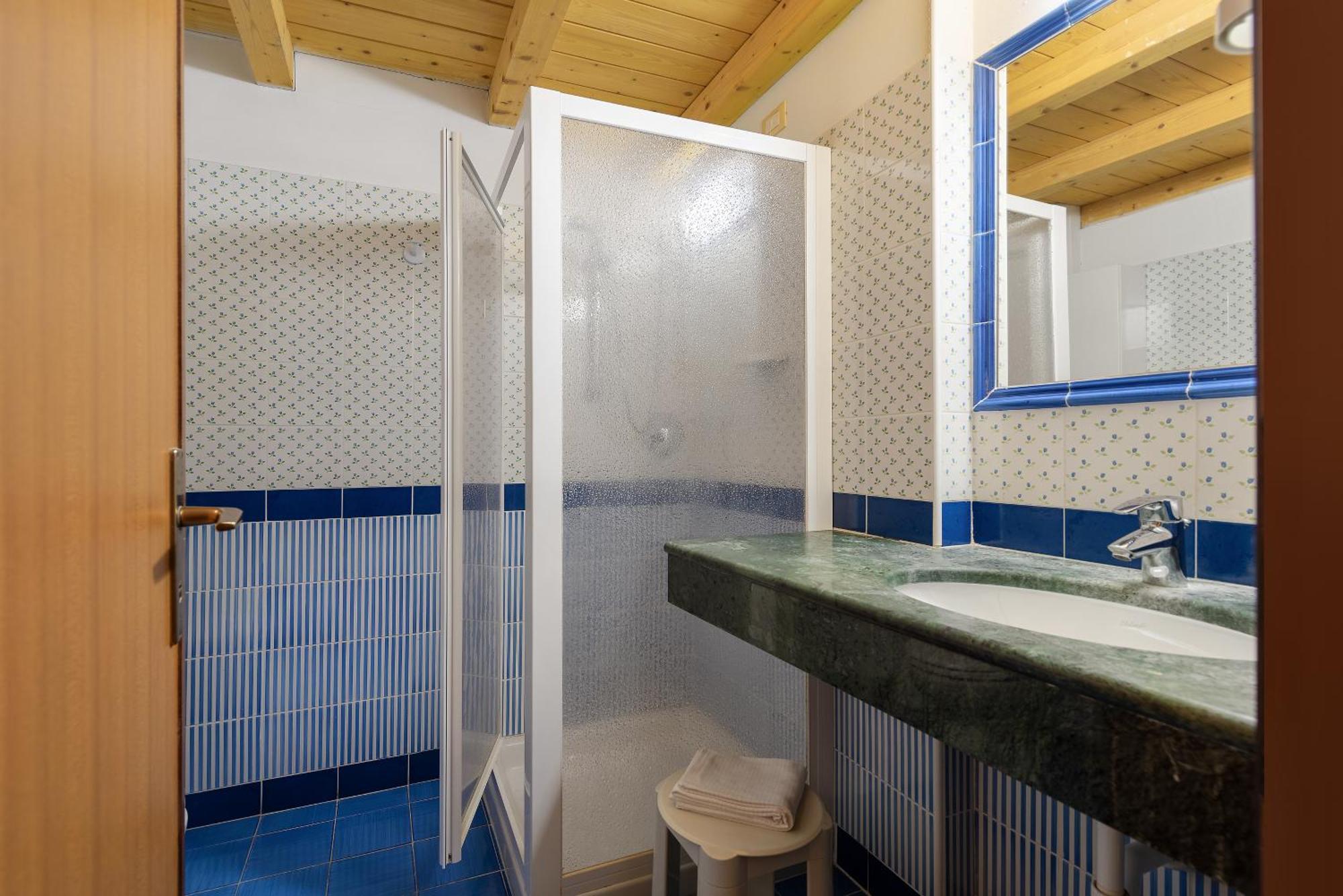 Basic Twin Room,1216171531:JPEG