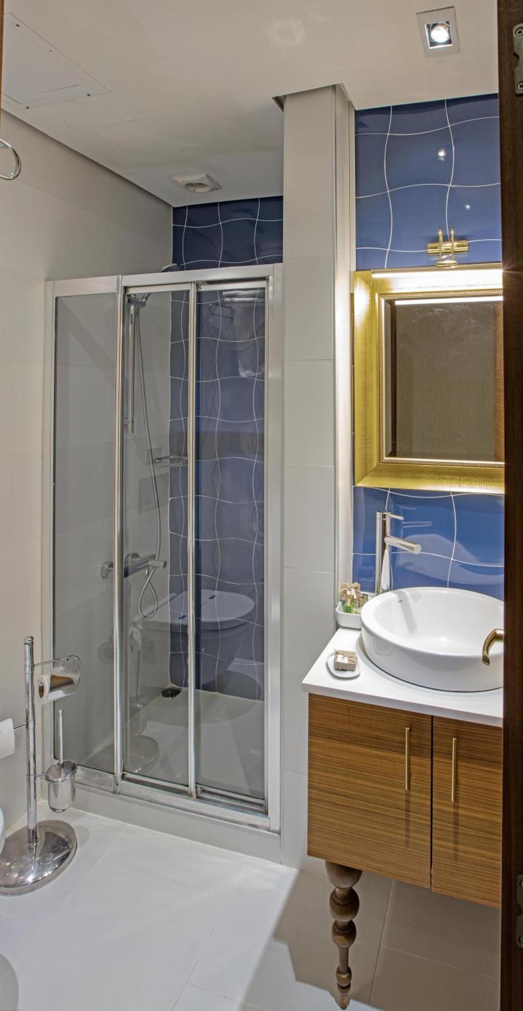 Two Connecting Double Rooms,1216498948:JPEG