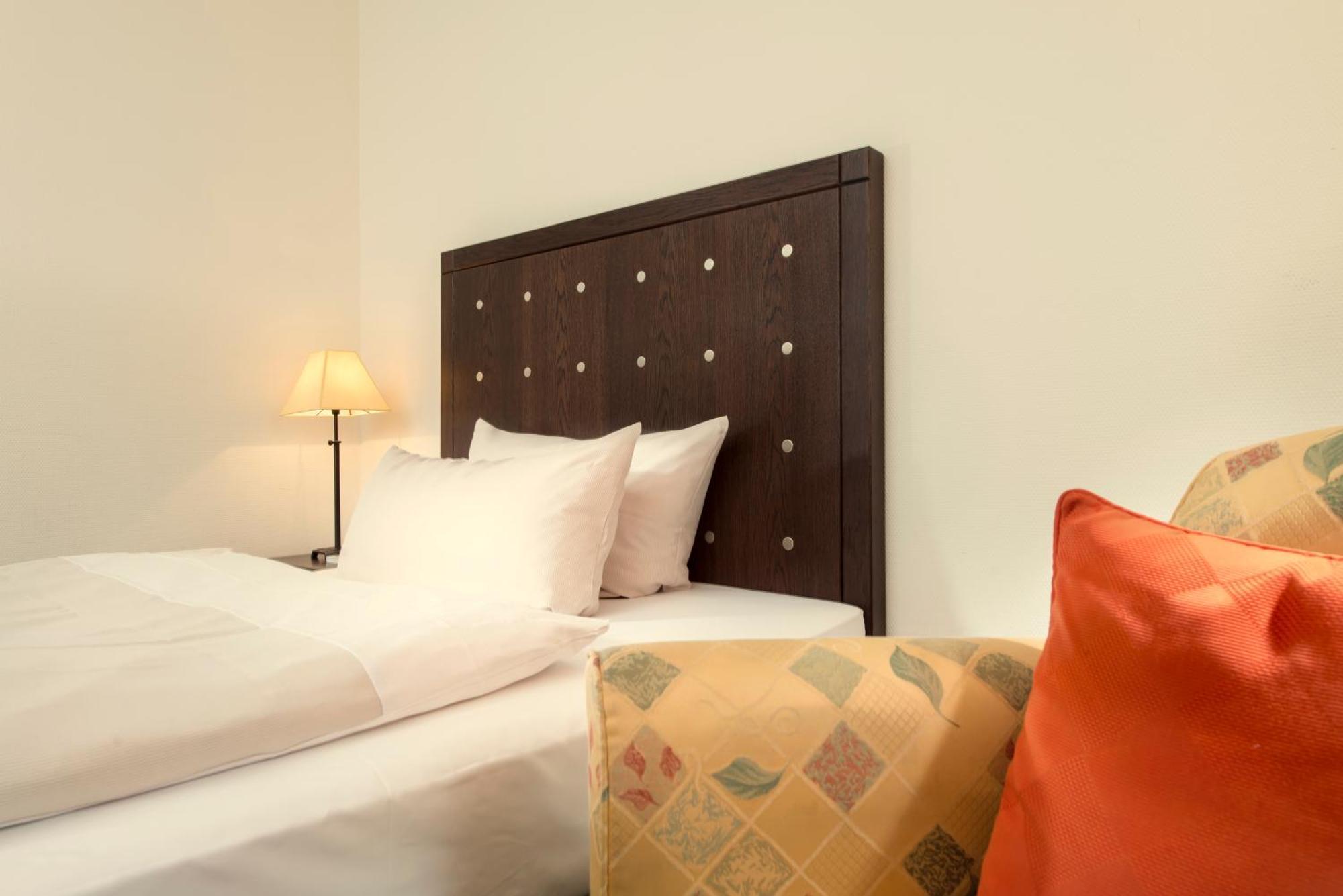 Business Single Room,1646334485:JPEG