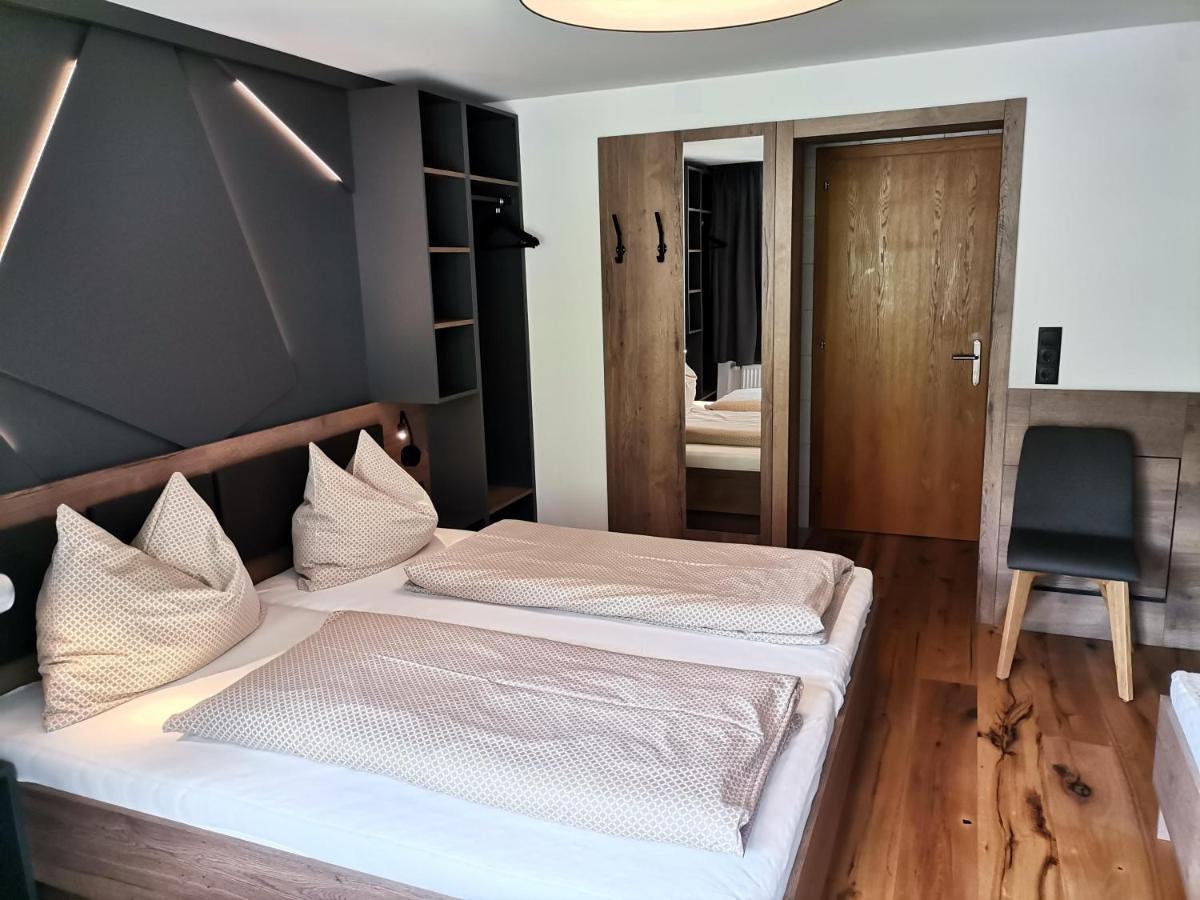 Dreibettzimmer mit Balkon