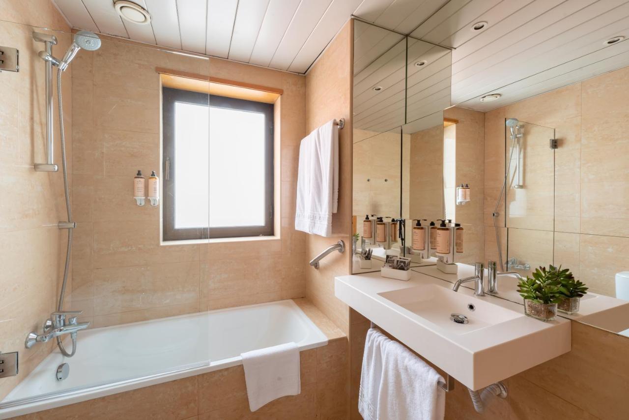 Family Suite with King Bed and Sofa Bed,1716967492:JPEG