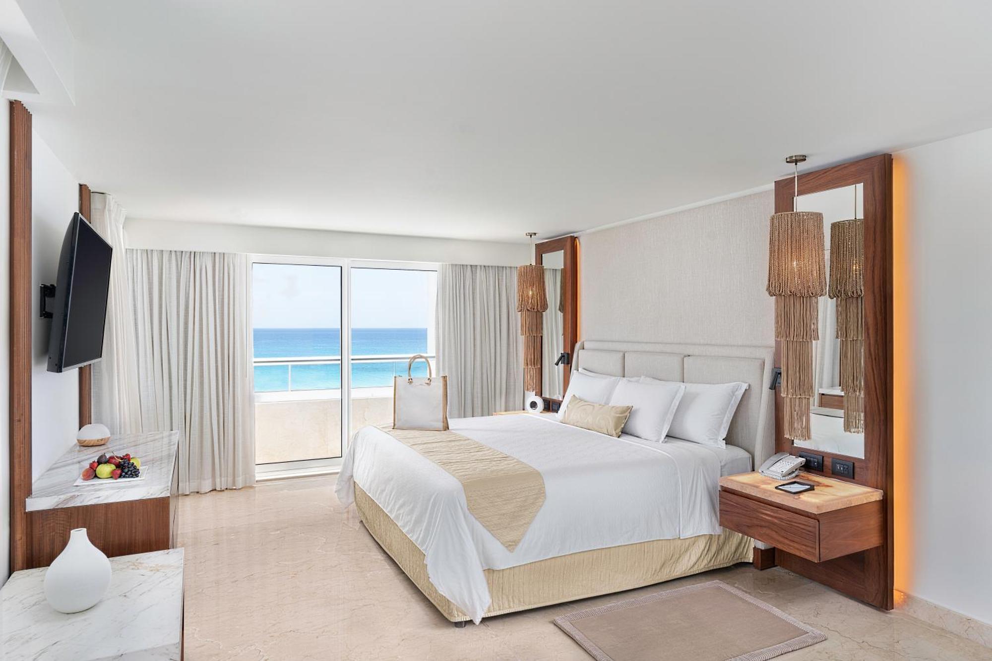 Superior Governor Suite Partial Ocean View King Size Bed,1589182652:JPEG