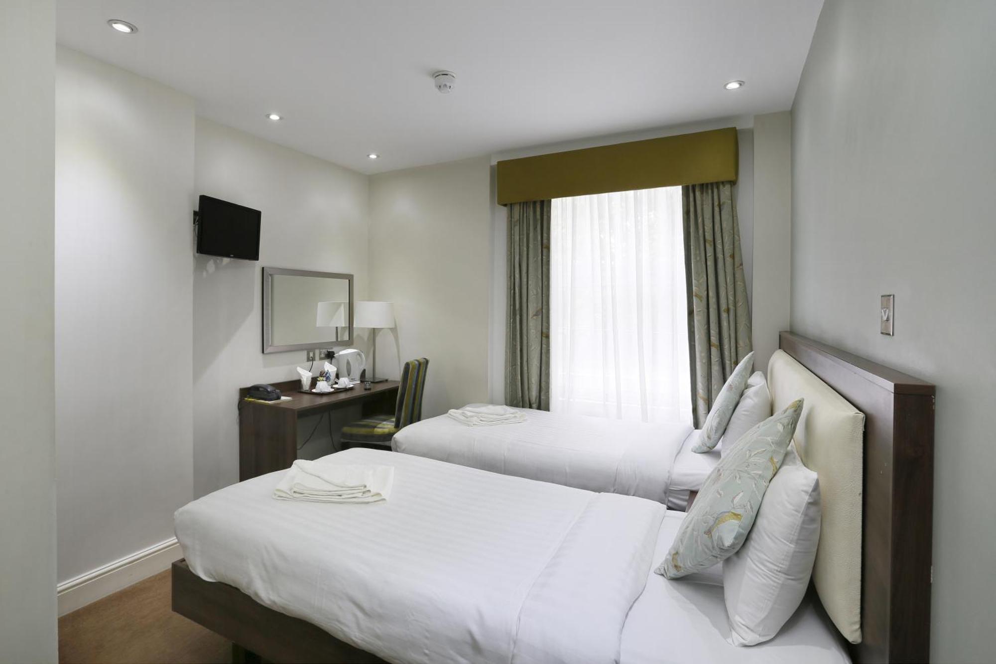 Triple Room,1274148685:JPEG
