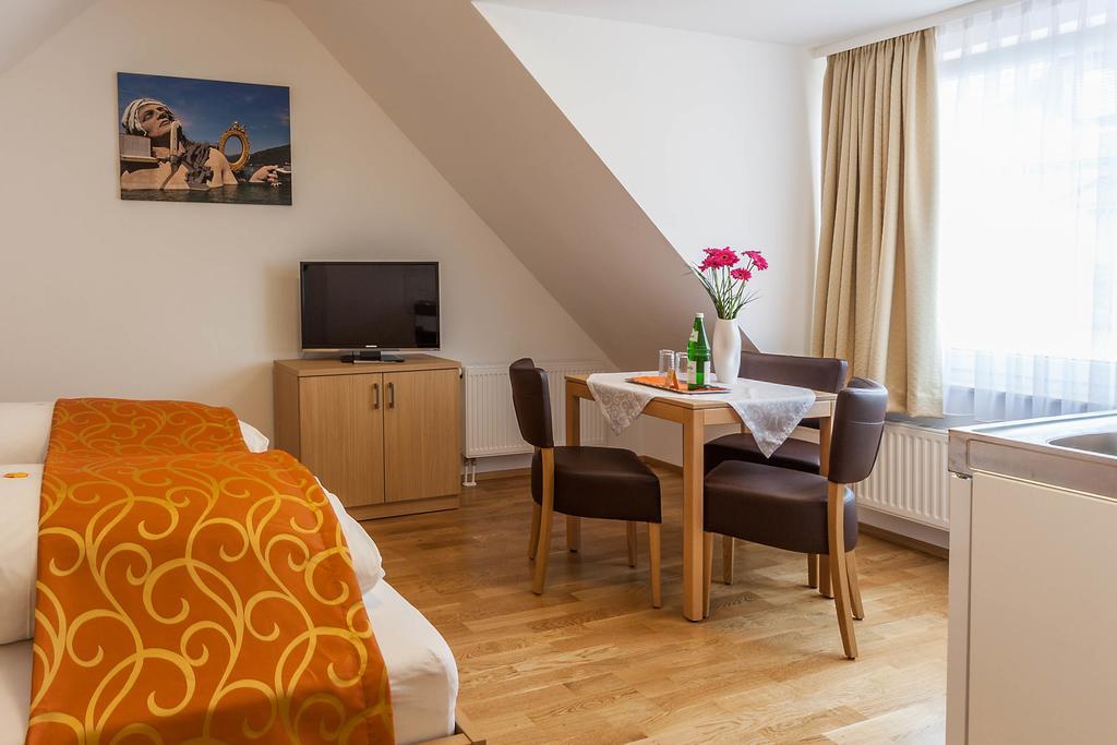 Comfort Double Room,186232460:JPEG