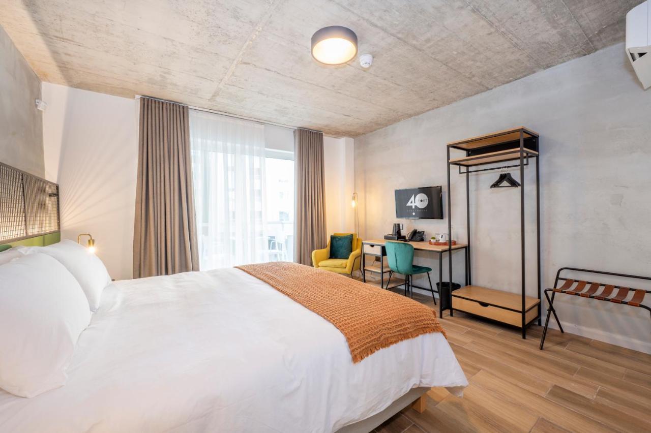 Queen Room with Partial Sea View and Balcony