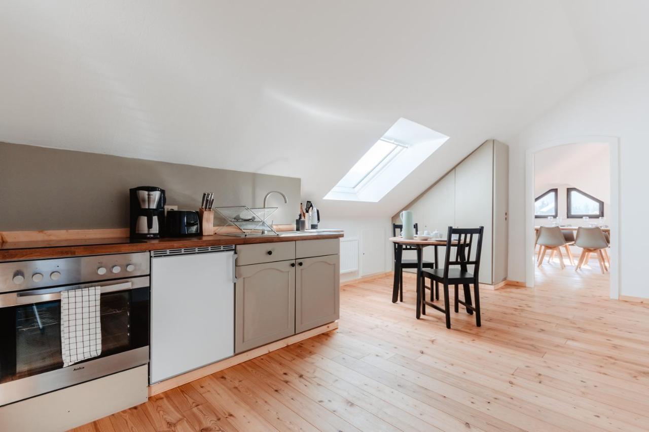 Apartment with Mountain View,1297311361:JPEG