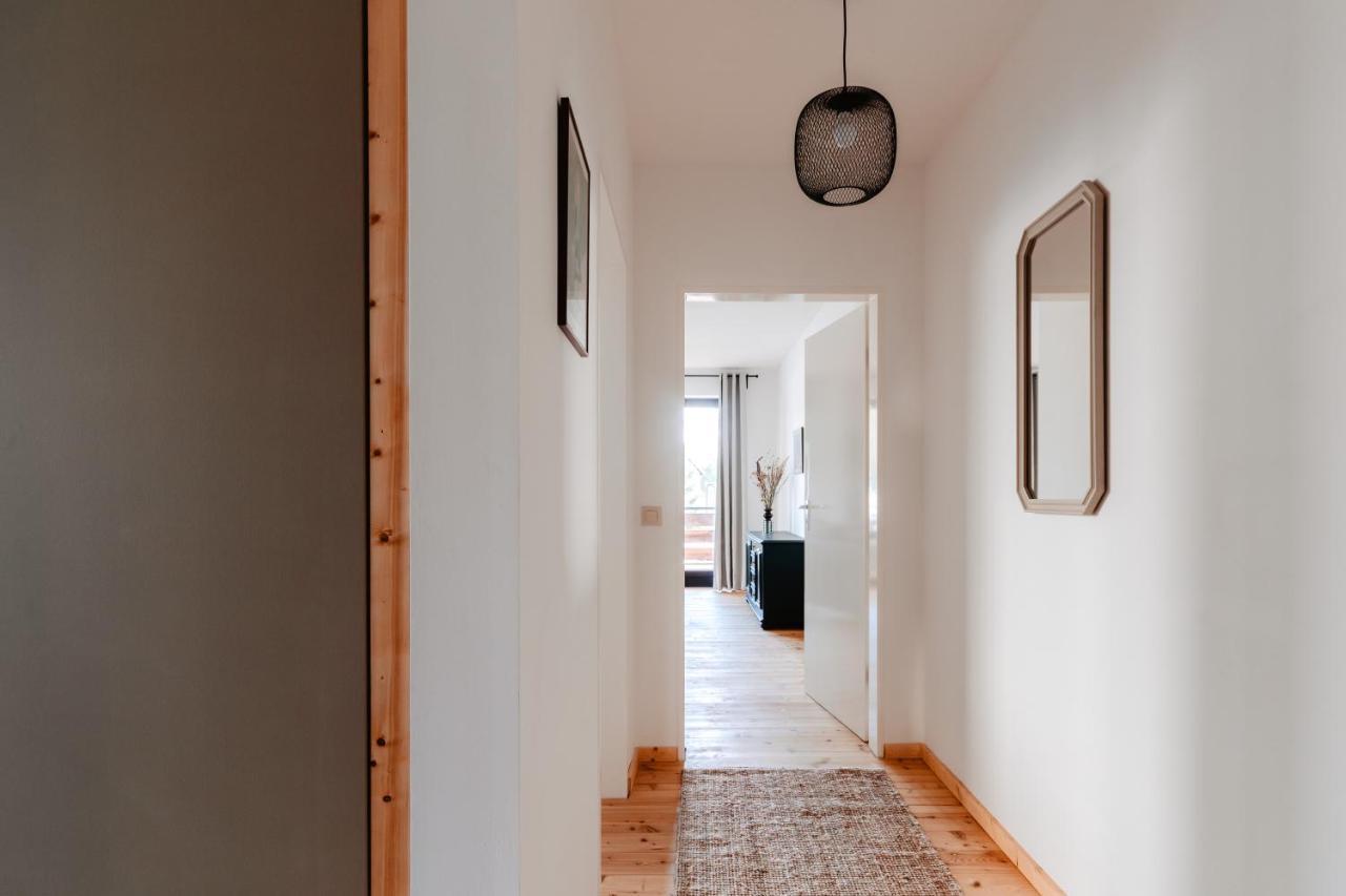 One-Bedroom Apartment with Balcony and Mountain View,1297311424:JPEG