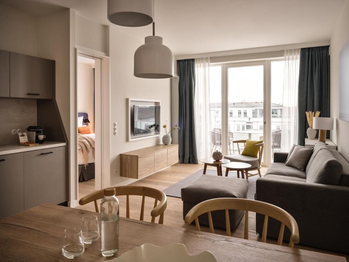 One-Bedroom Apartment with Side Sea View,1365544904:JPEG