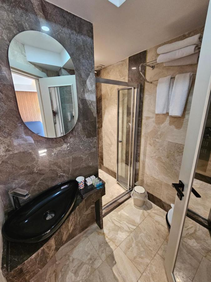Deluxe Suite with Sea View,1381689698:JPEG