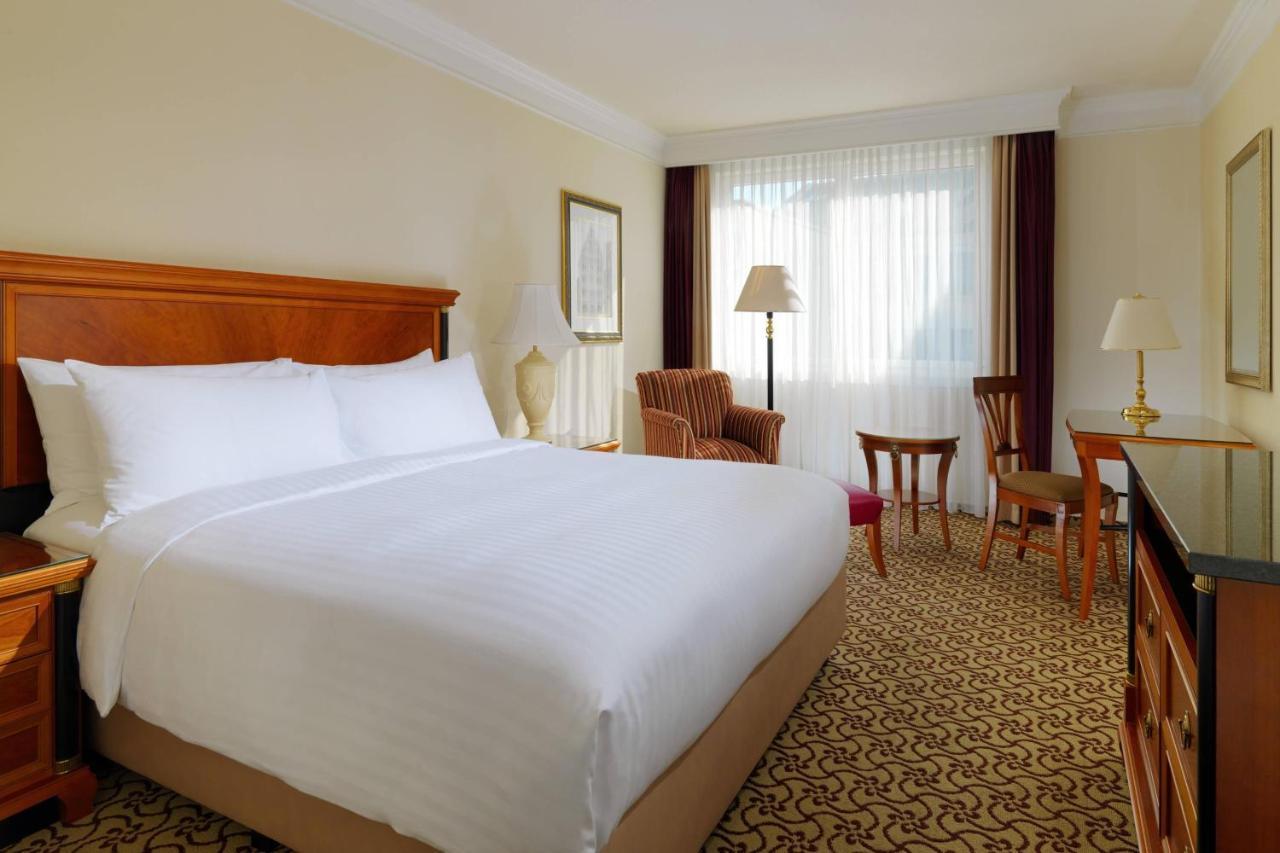 Deluxe Double with 1,8 x 2m Bed,1395605306:JPEG