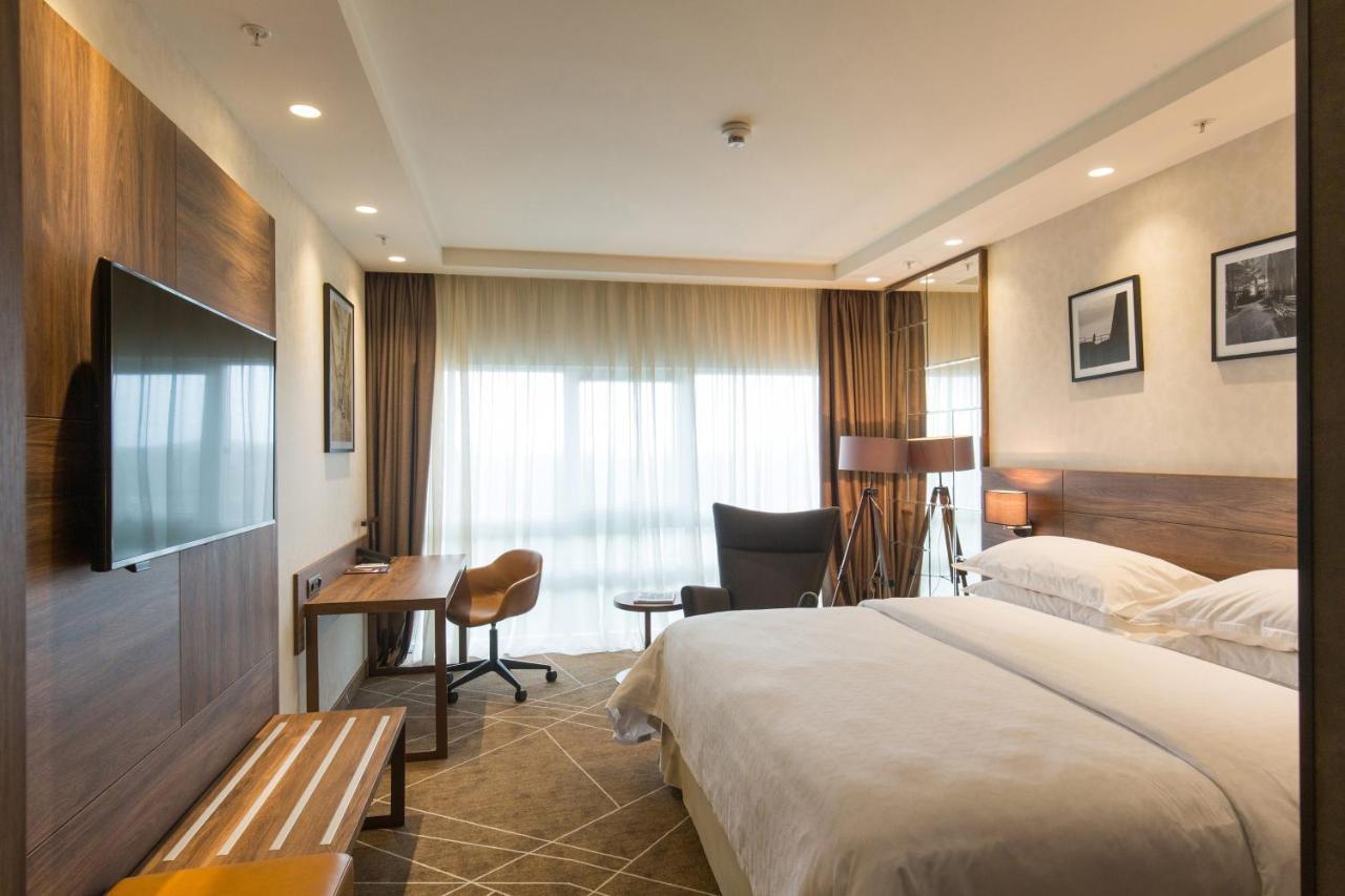 Superior Zimmer mit 1 Kingsize-Bett und Stadtblick
