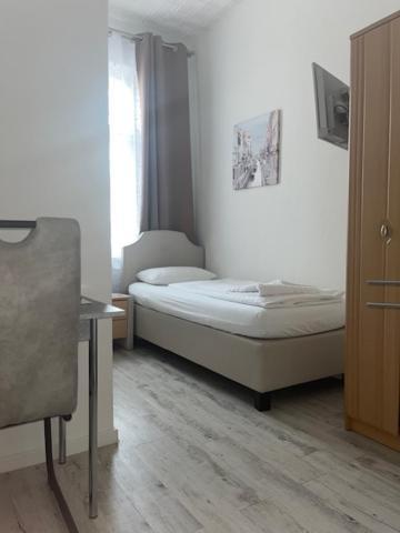 Single Room,1419005403:JPEG