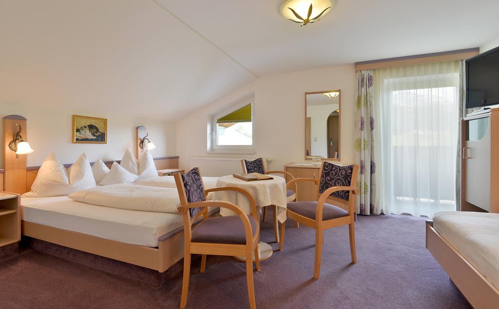 Standard Triple Room,183116118:JPEG