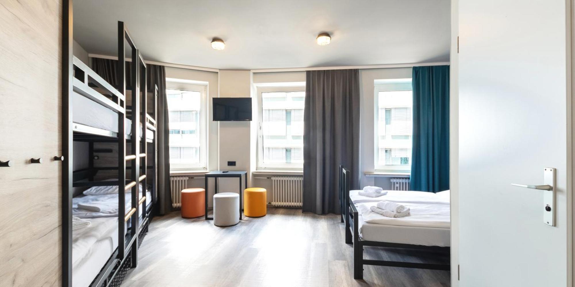 Triple Room,780063843:JPEG