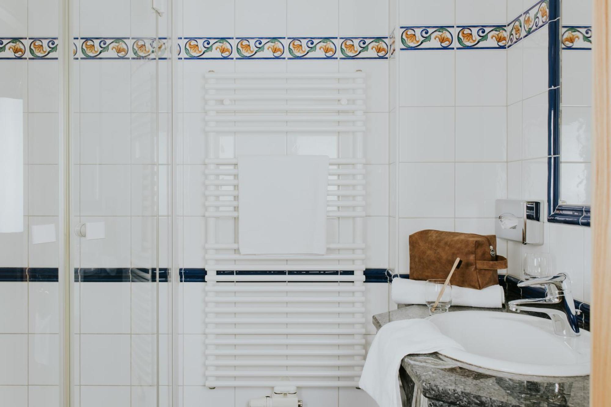 Budget Double Room,1438459735:JPEG