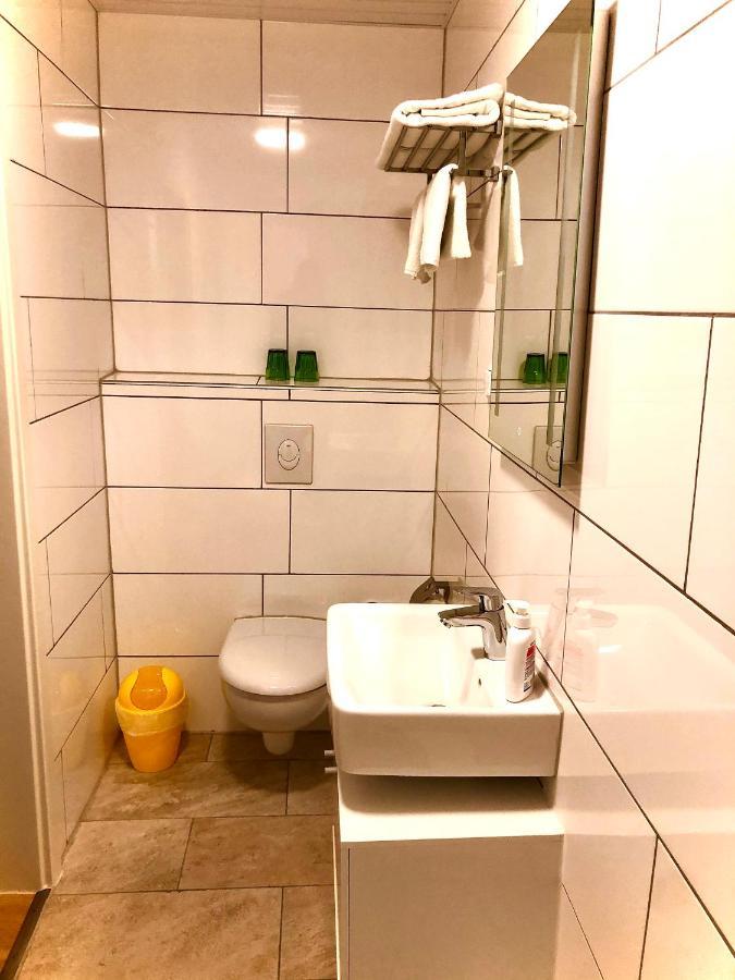 Single Room with Private External Bathroom,1480032794:JPEG