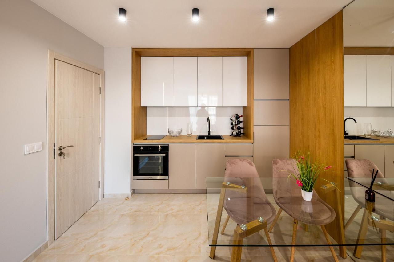 One-Bedroom Apartment,1487668381:JPEG