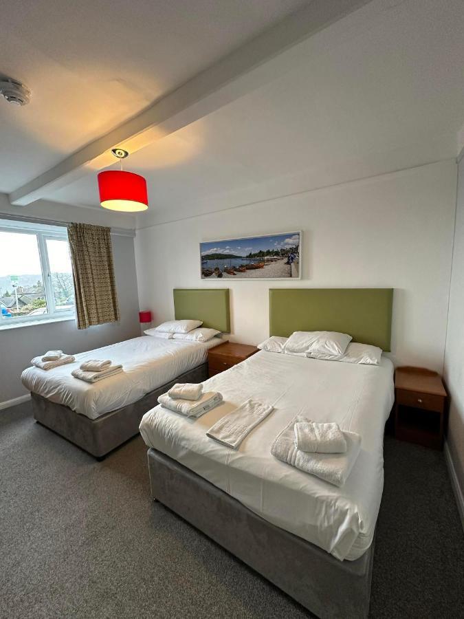 Familienzimmer mit Doppelbett