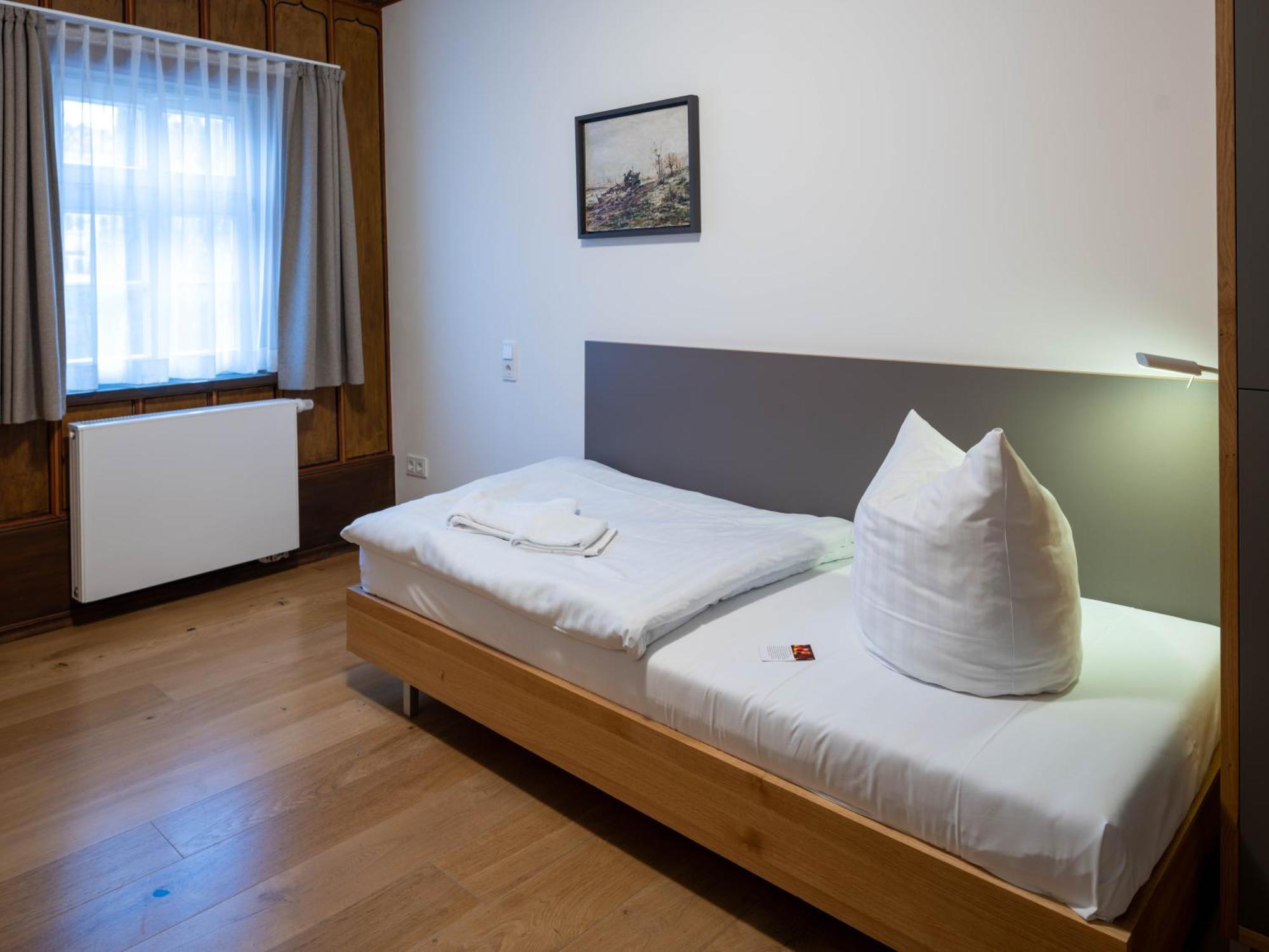 Single Room,1498924837:JPEG