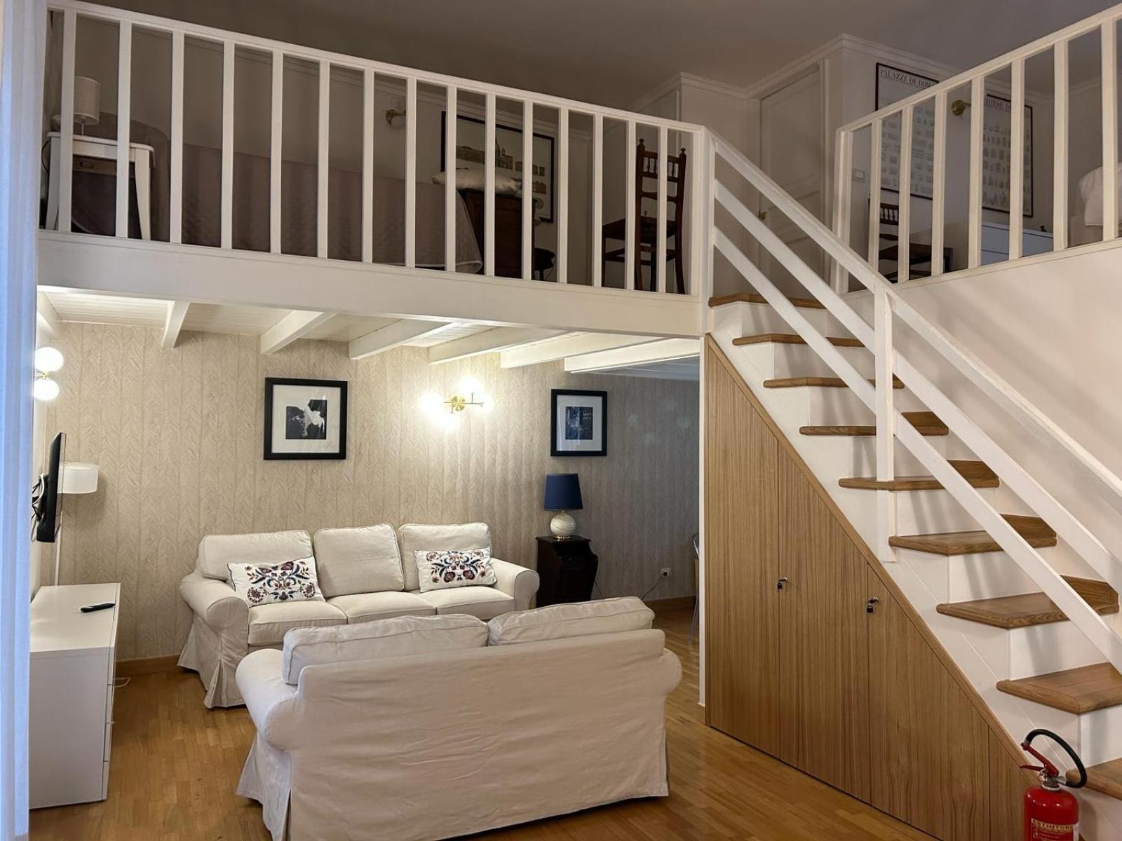 Family Room with Balcony,1500278848:JPEG