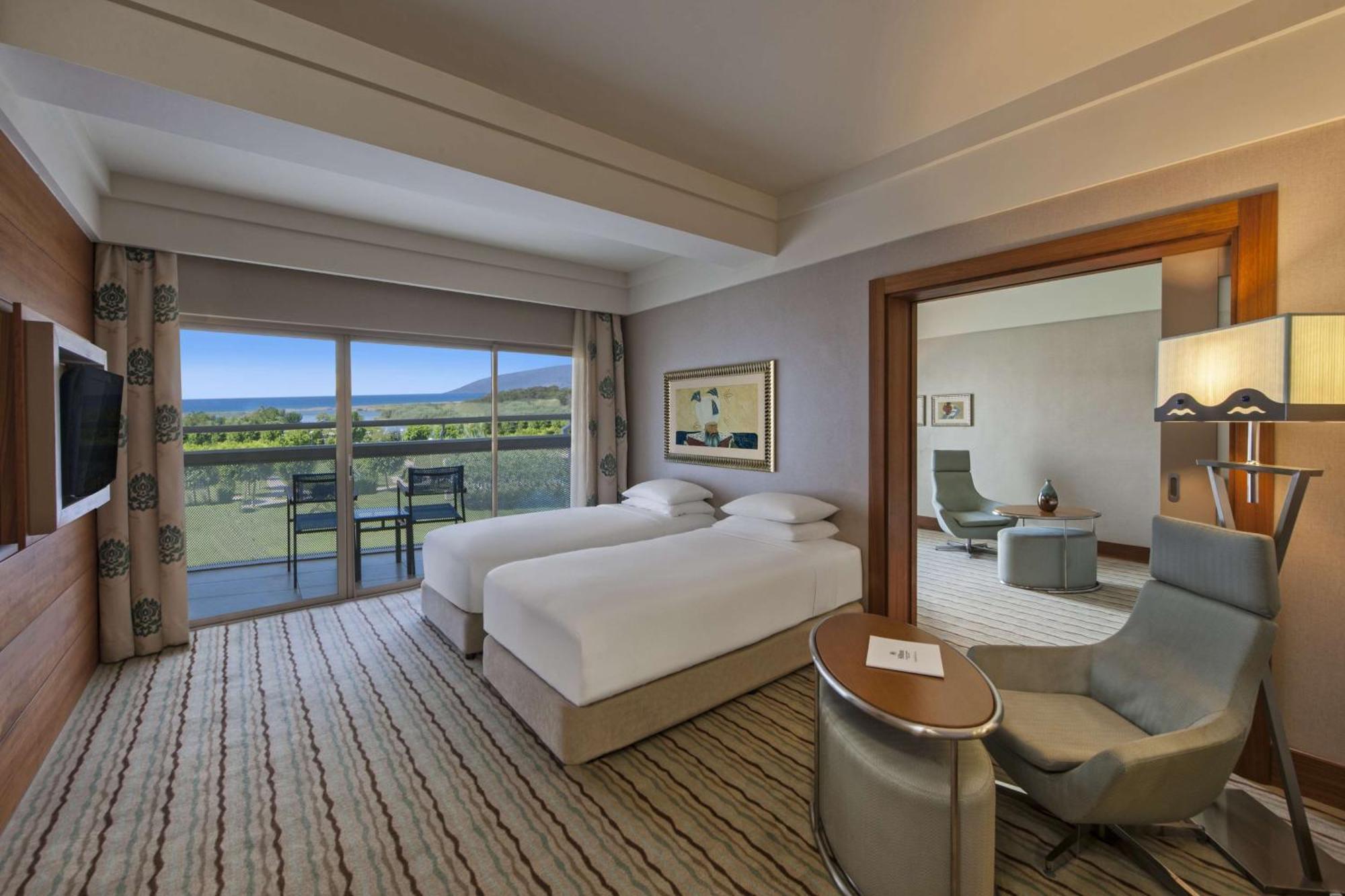 Family Room with Sea View and Pool Access,1524999088:JPEG