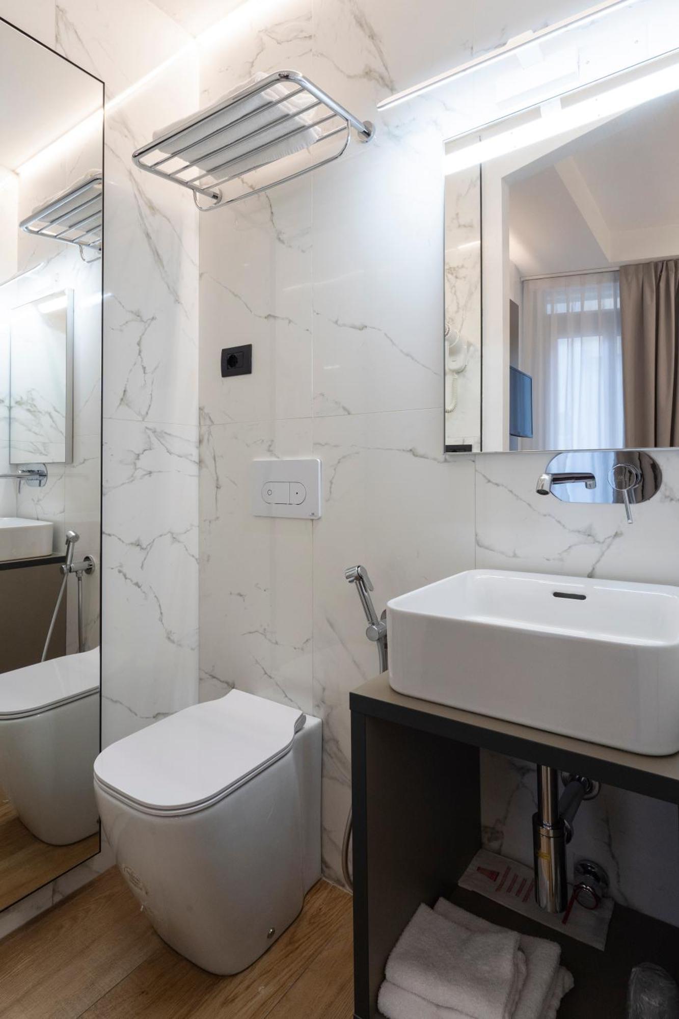 Small Single Room,1537056040:JPEG