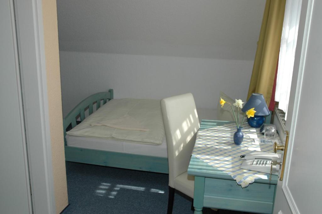 Country-Style Single Room,917452978:JPEG