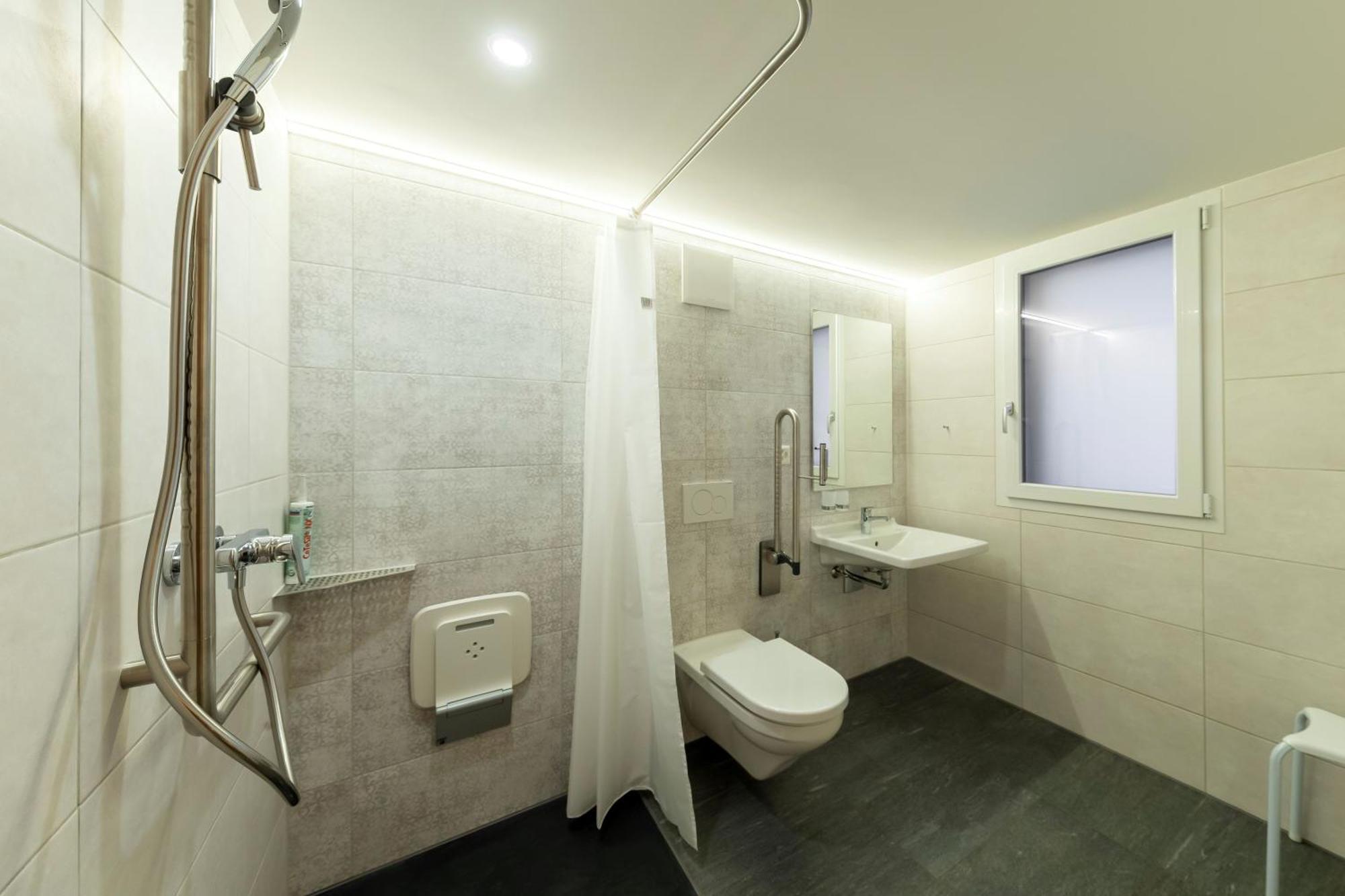 Family Room Private Bathroom