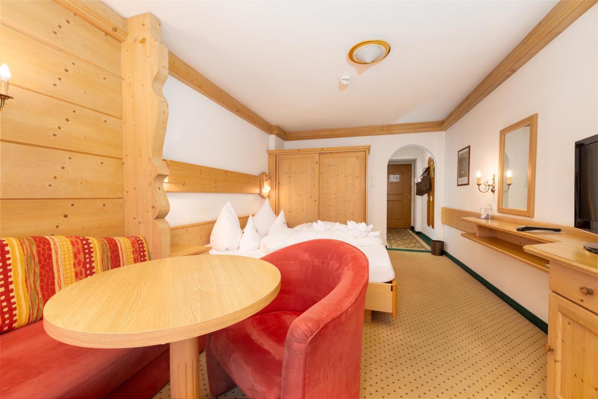 Double Room,1413340949:JPEG