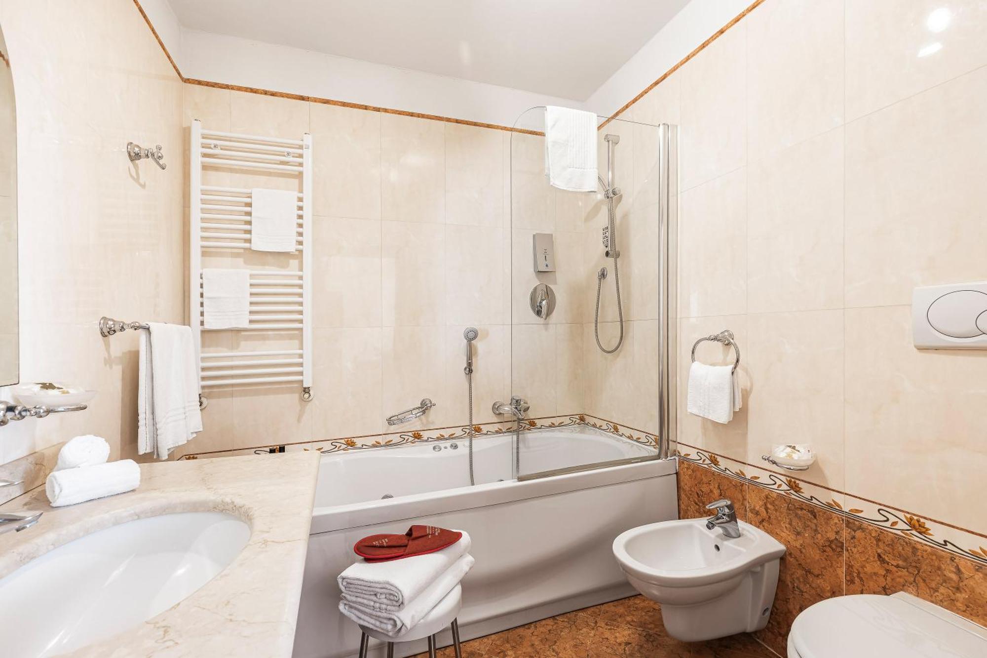 Classic Double or Twin Room