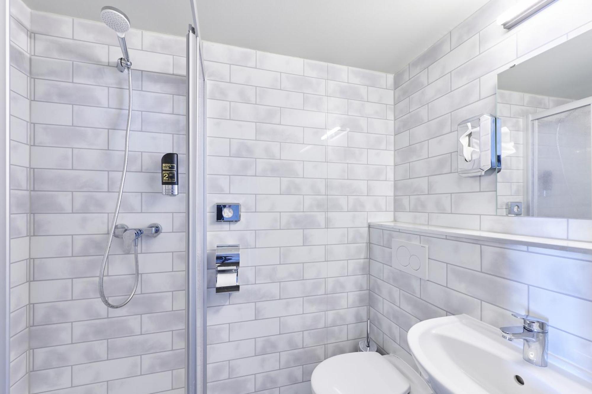 Single Room with Shared Bathroom,1613411367:JPEG