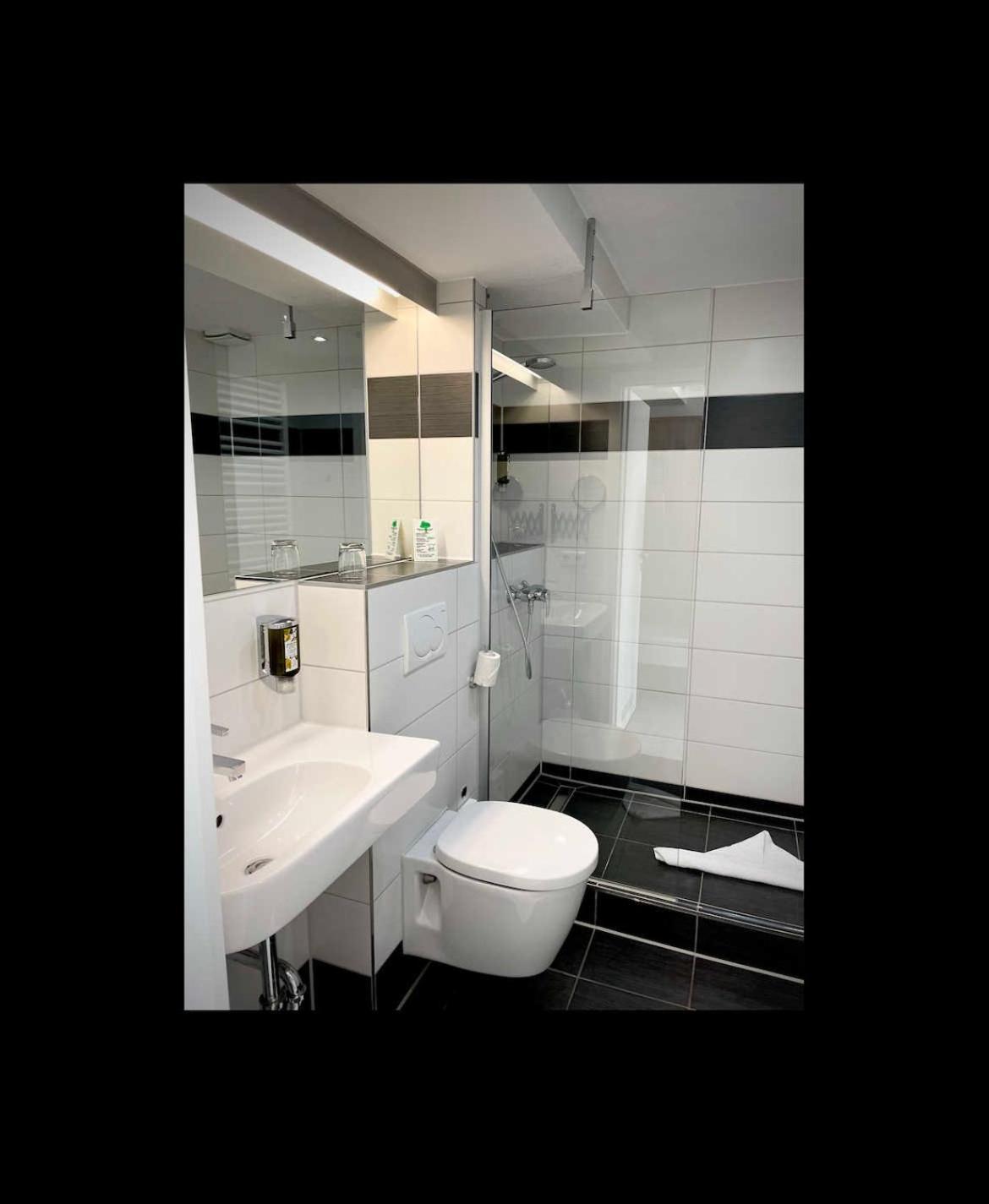 Double Room with Balcony and Sea View,1627884298:JPEG