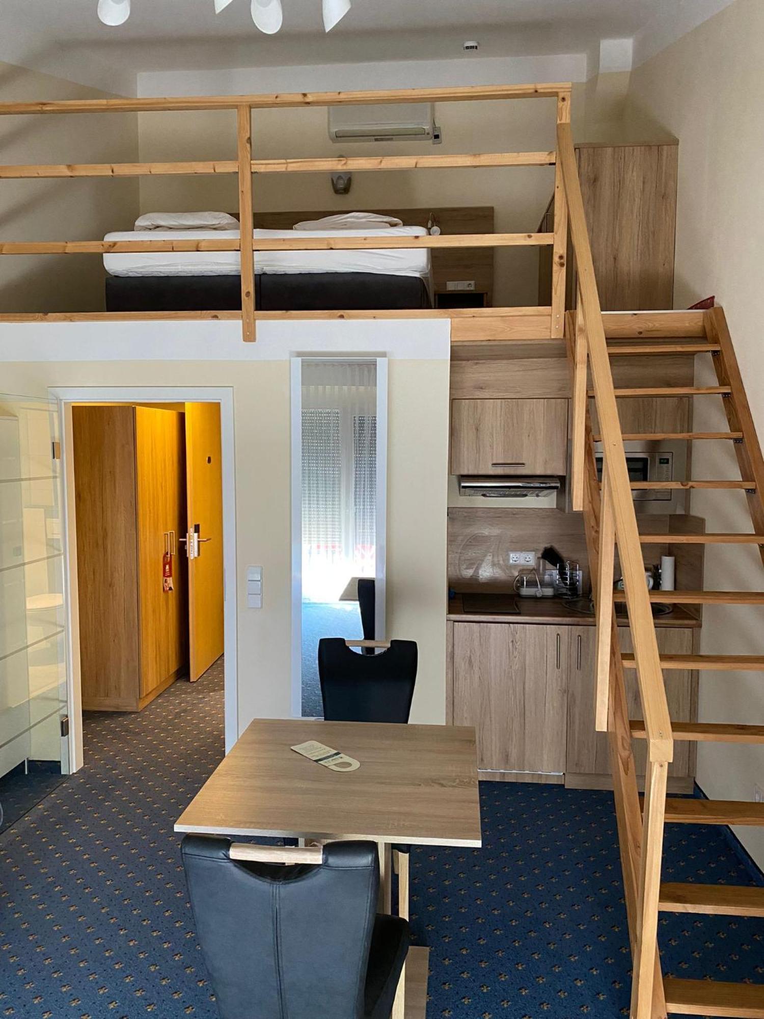 Deluxe Double Room Balcony,1627929902:JPEG