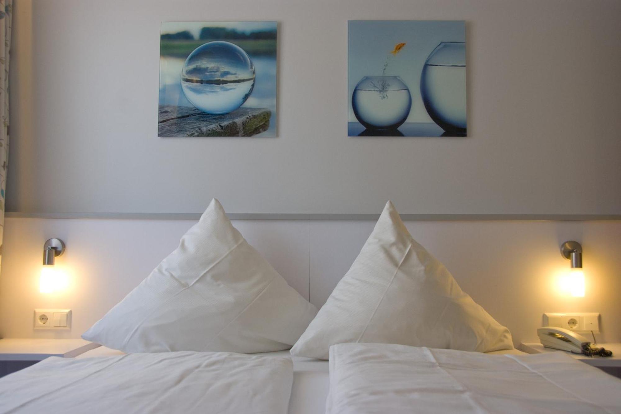 Double or Twin Room with Shower,1629888544:JPEG