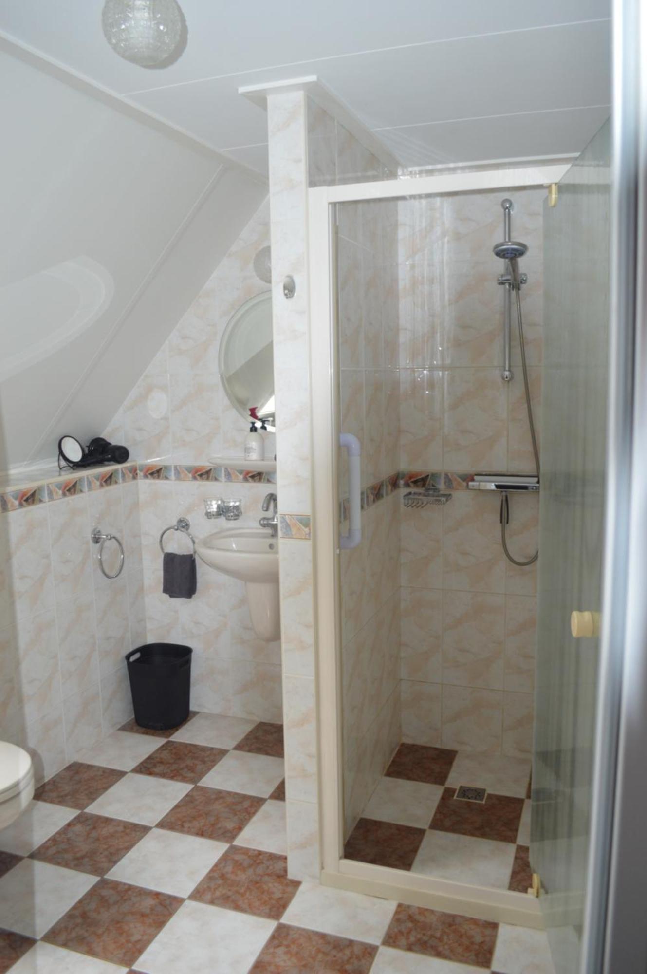 Twin Room Private Bathroom,1629925173:JPEG