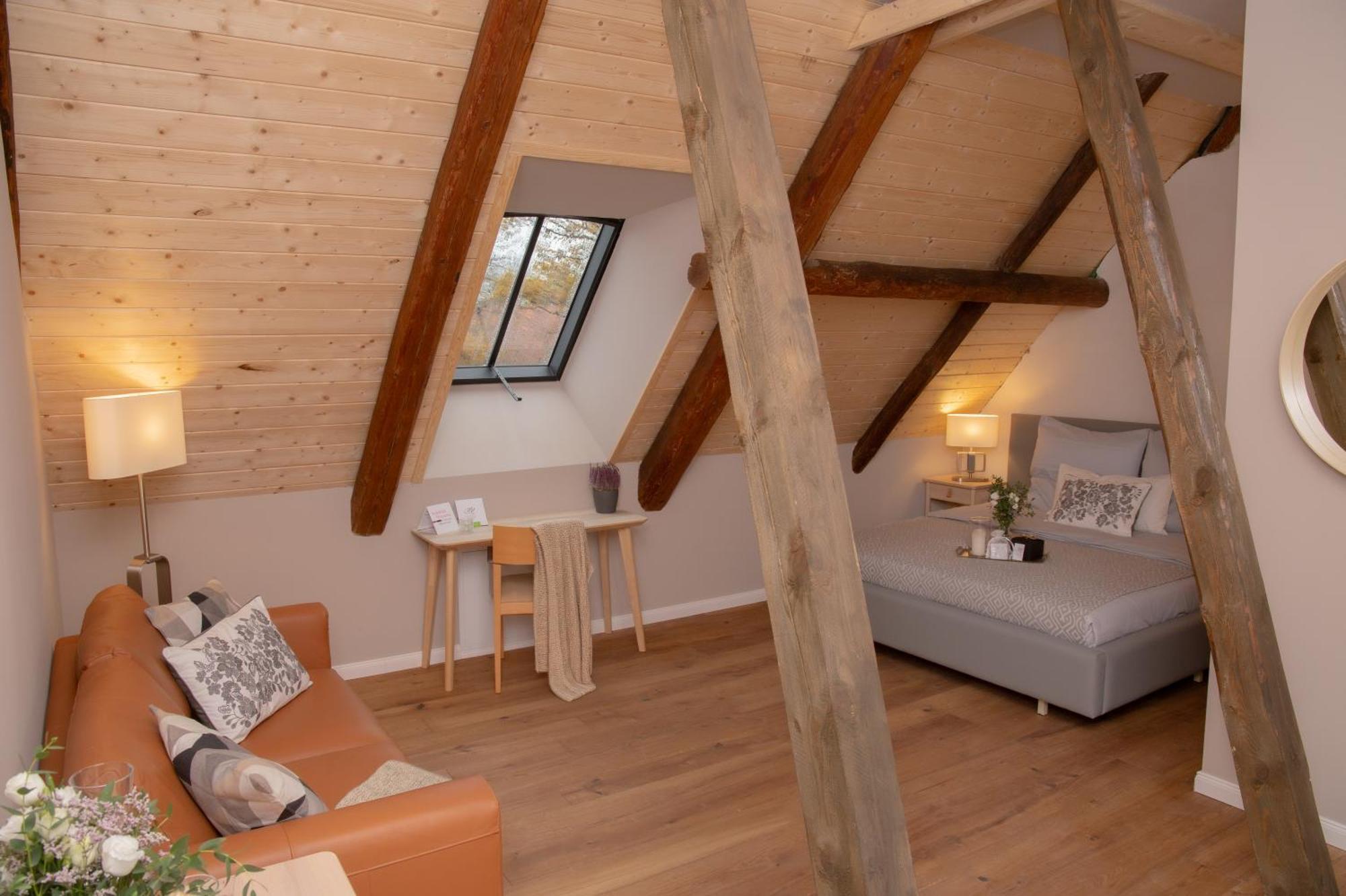 Triple Room,1632136505:JPEG