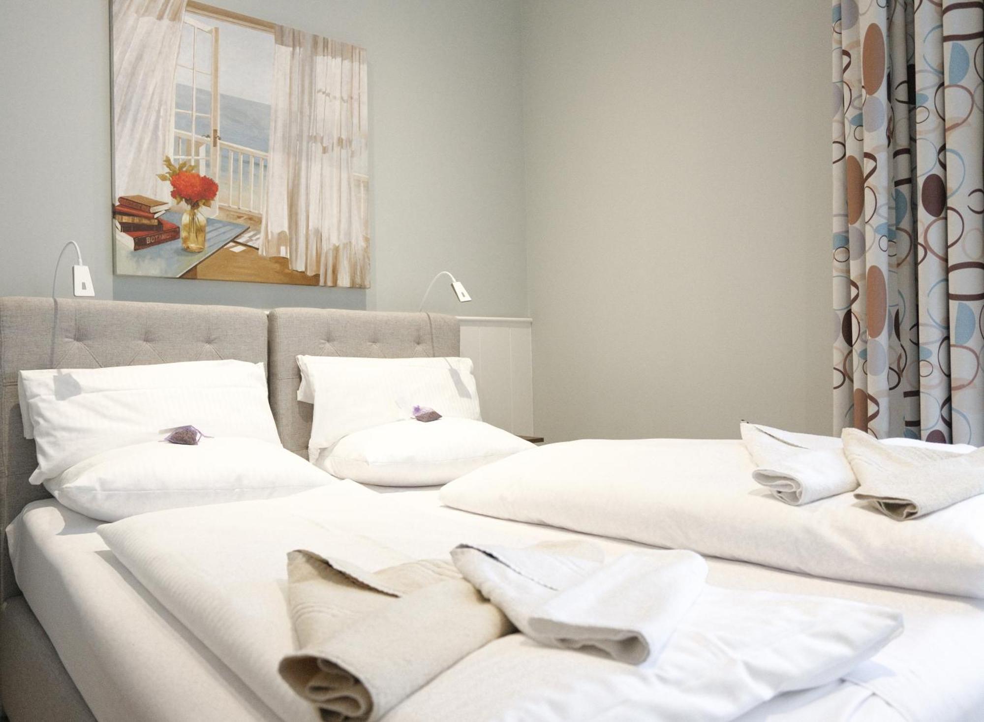 Double Room,1632212904:JPEG