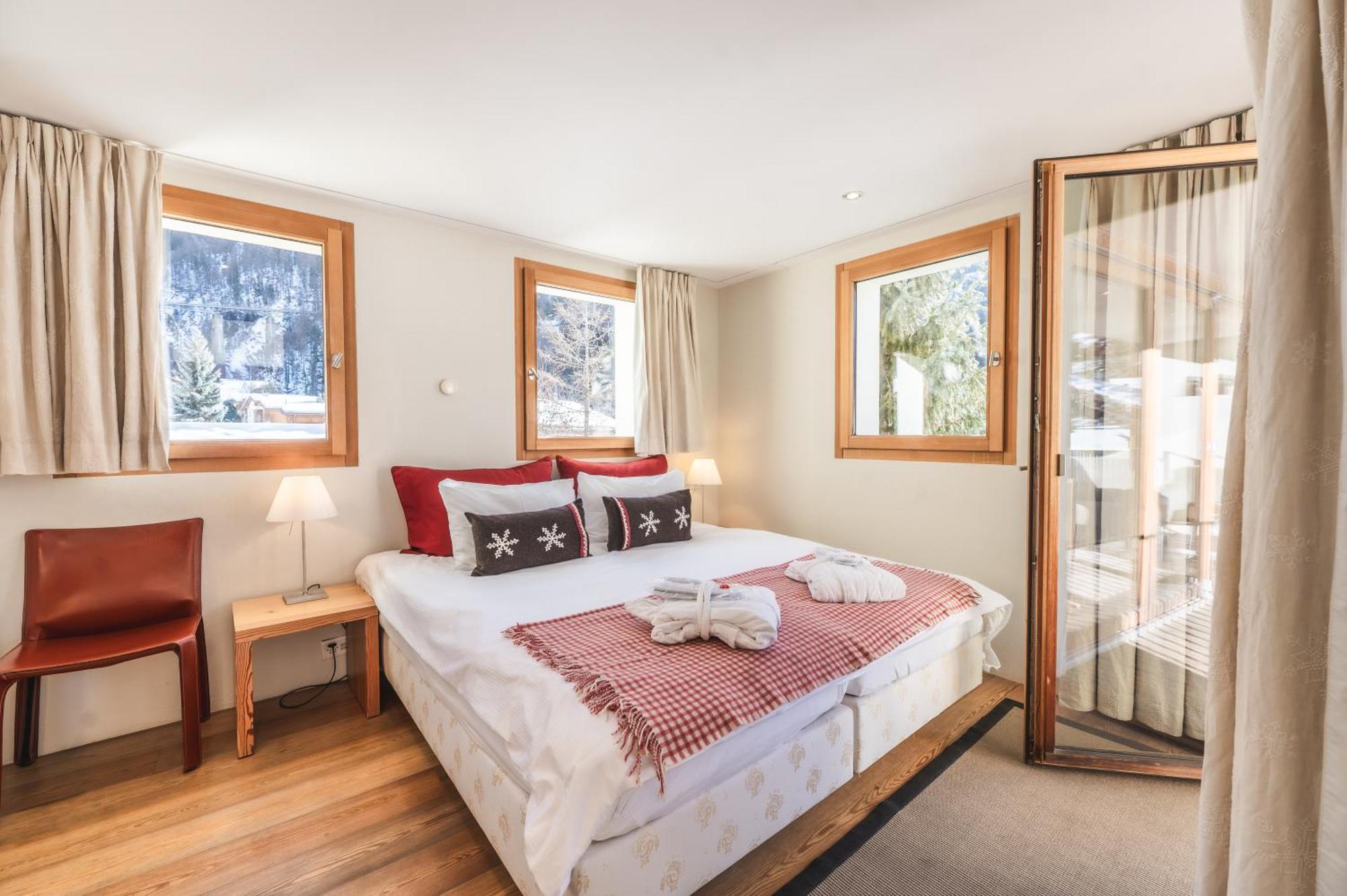 Apartment mit 3 Schlafzimmern - 1. Etage mit Balkon und Blick auf das Matterhorn