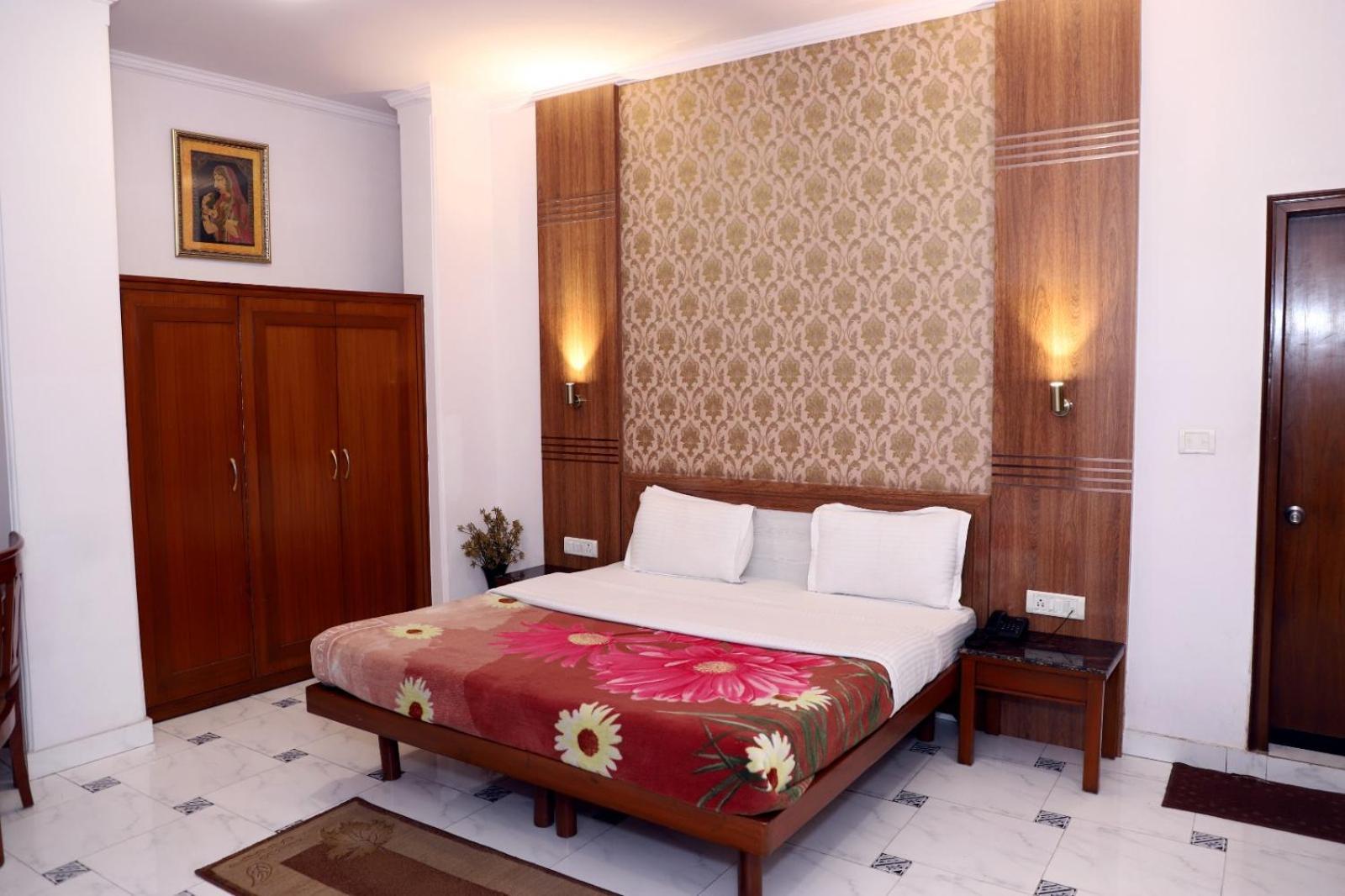Deluxe Double Room,1640392887:JPEG