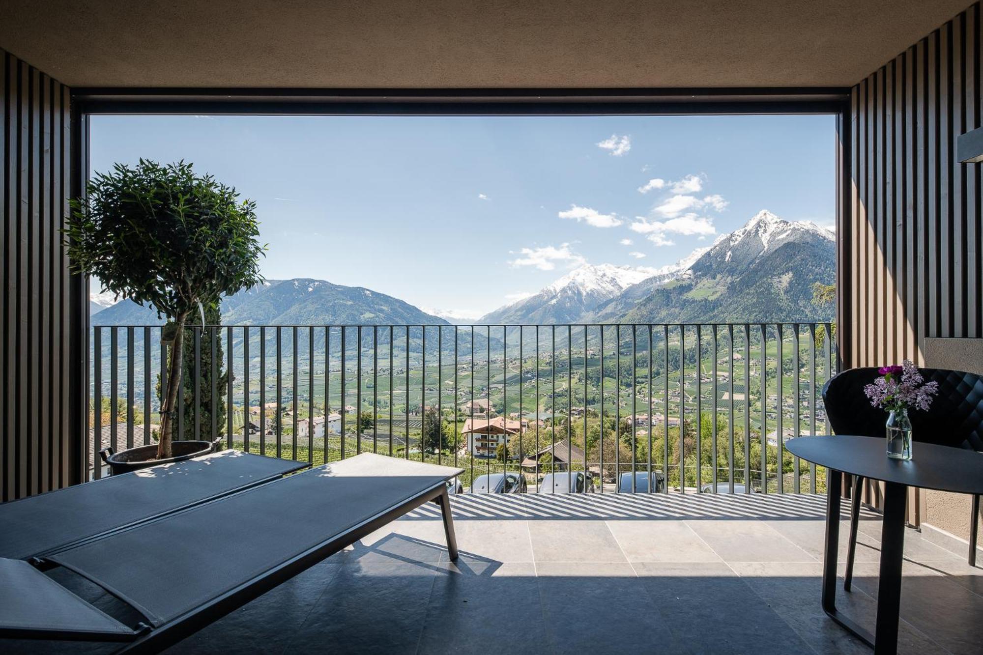Deluxe Double Room with Balcony,1661653389:JPEG